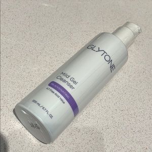 NEW in plastic glytone mild gel cleanser